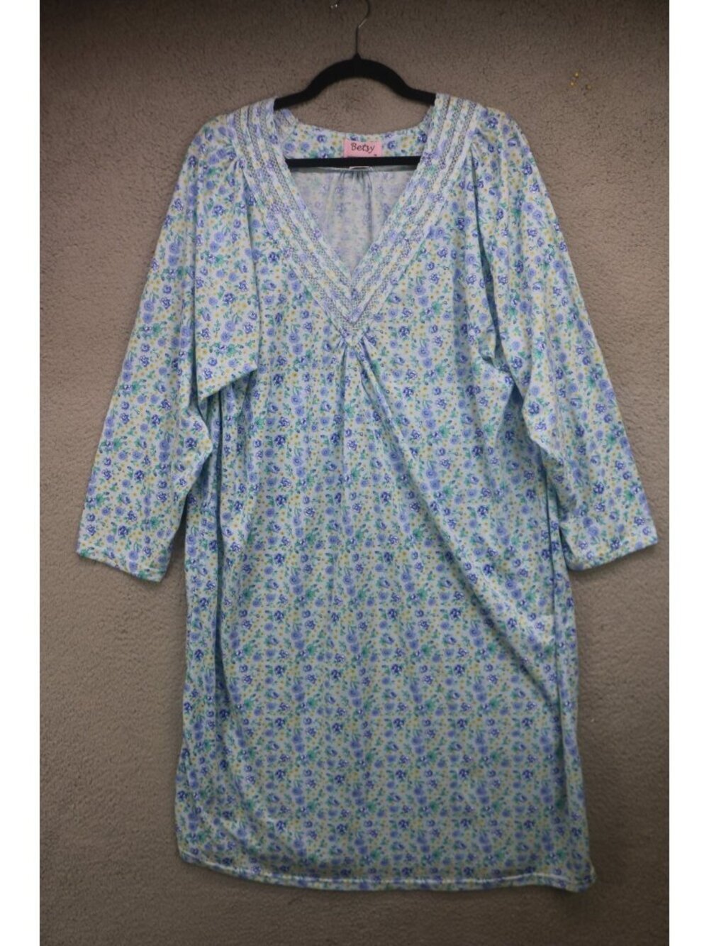 Betsy Loungewear & Sleepwear Floral Long Sleeve Gown-Size 2X-Soft-Cottagecore